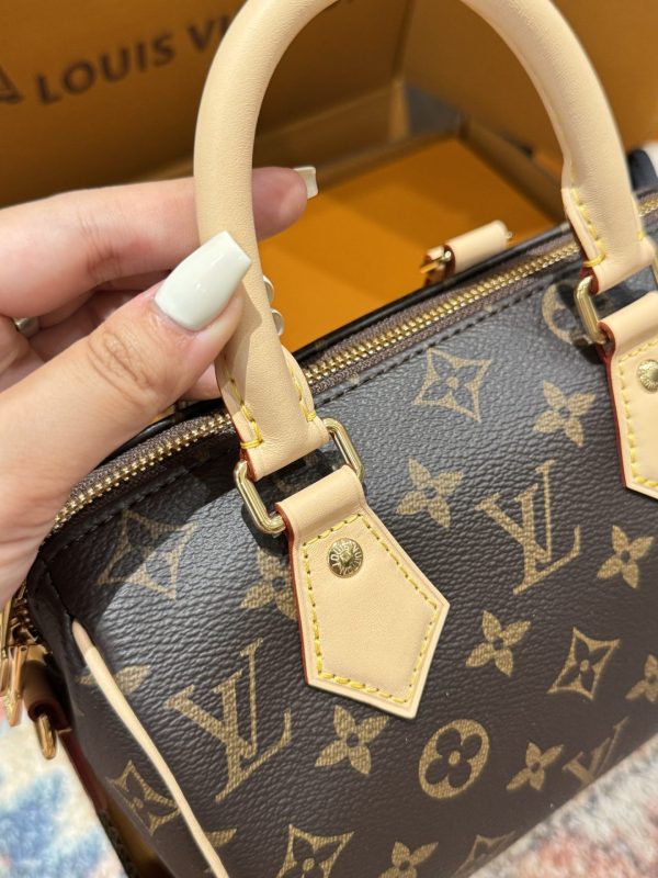 Louis Vuitton LV Speedy Super Premium Handbag Monogram Pattern 20.5×13.5x12cm - Image 5