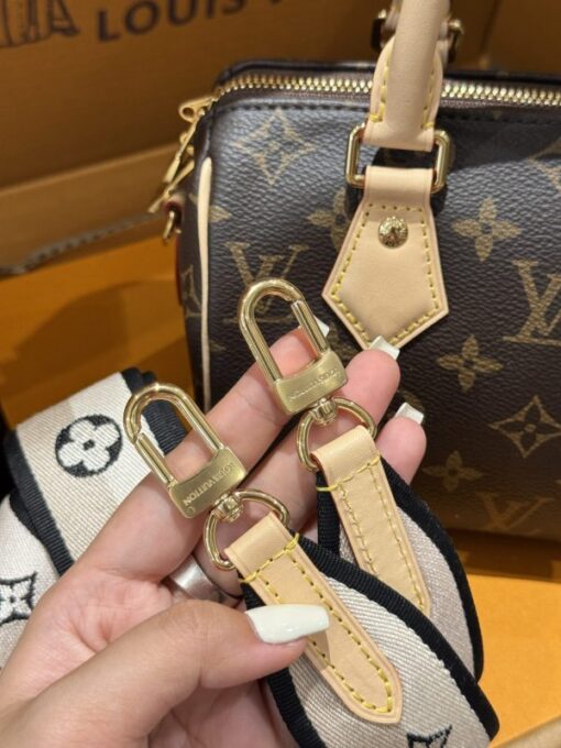Louis Vuitton LV Speedy Super Premium Handbag Monogram Pattern 20.5×13.5x12cm - Image 8