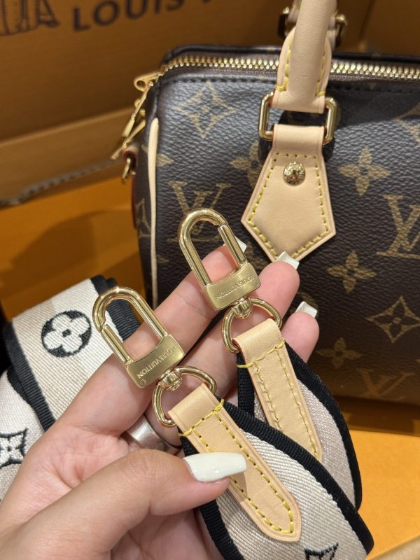 Louis Vuitton LV Speedy Super Premium Handbag Monogram Pattern 20.5×13.5x12cm - Image 8