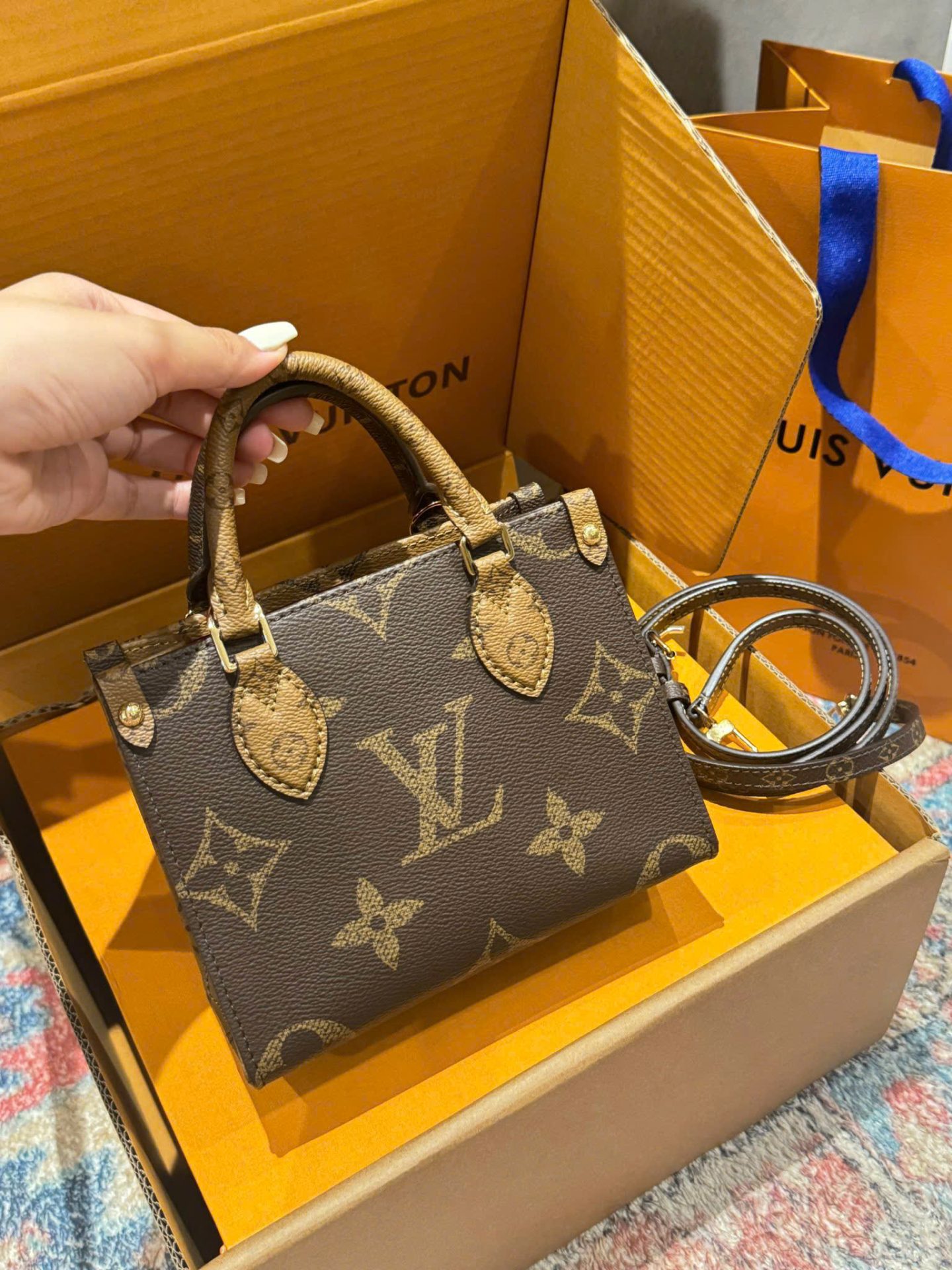 Louis Vuitton LV Onthego Women’s Handbag Monogram Pattern Super Quality 18cm