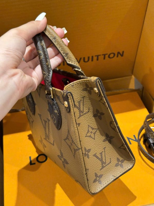 Louis Vuitton LV Onthego Women’s Handbag Monogram Pattern Super Quality 18cm - Image 6