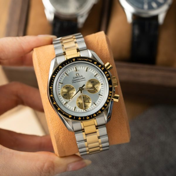 Omega SpeedMaster MoonWatch Chronogarph Demi Gold Replica Watch 42mm - Image 2