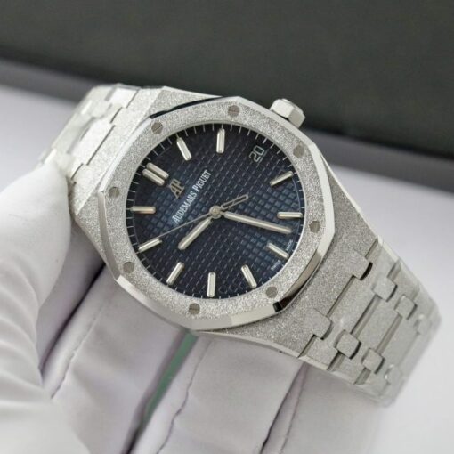 Audemars Piguet Royal Oak 15500ST Frosted Gold Replica Watch Dial Blue 41mm - Image 4