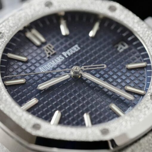 Audemars Piguet Royal Oak 15500ST Frosted Gold Replica Watch Dial Blue 41mm - Image 6