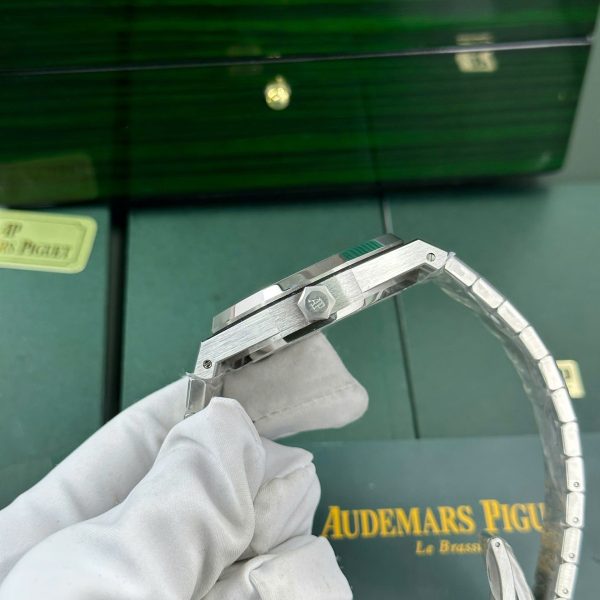 Audemars Piguet Royal Oak Flying Tourbillon 26530 Replica Watch R8 Factory 41mm - Image 7