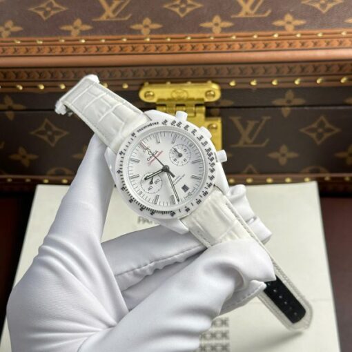 Omega Speedmaster White Side of The Moon White Ceramic Best Replica Watch 44mm - Image 4