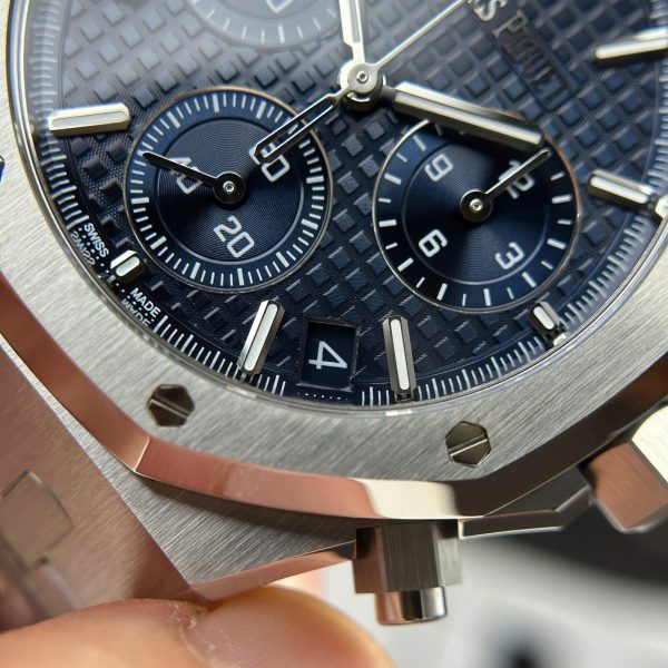 Audemars Piguet Royal Oak 26240ST Replica Watch Blue Dial Metal Wire 41mm - Image 7