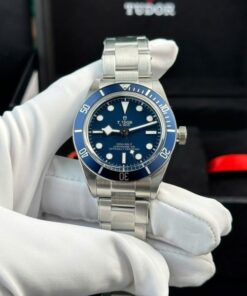Alternative view of Tudor Black Bay Fifty Eight M79030N Replica 11 Watch Dial Blue ZF Factory 39mm