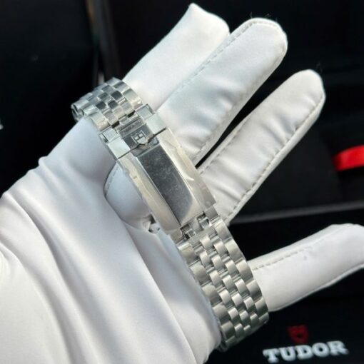 Tudor Heritage Black Bay Replica Watch Jubilee Strap ZF Factory 41mm - Image 10