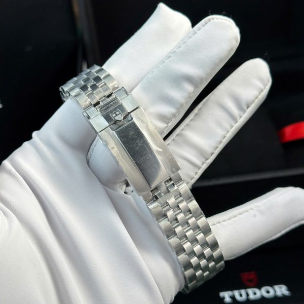 Tudor Heritage Black Bay Replica Watch Jubilee Strap ZF Factory 41mm - Image 10