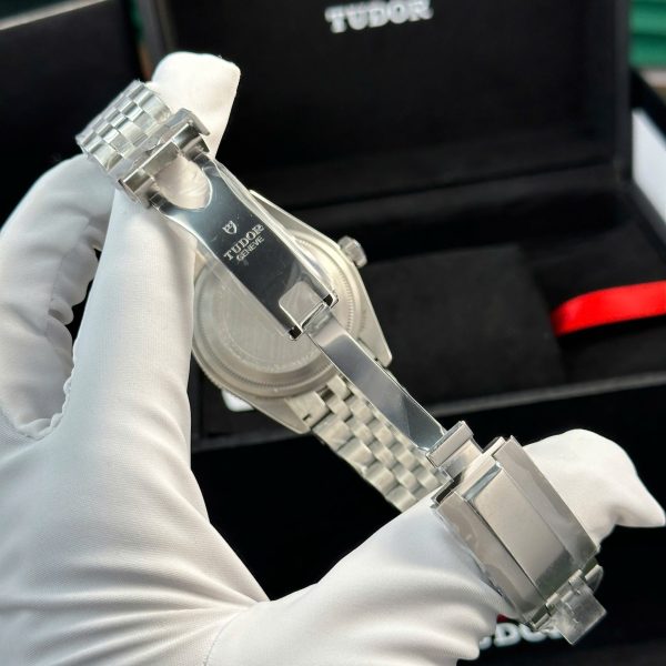 Tudor Heritage Black Bay Replica Watch Jubilee Strap ZF Factory 41mm - Image 9