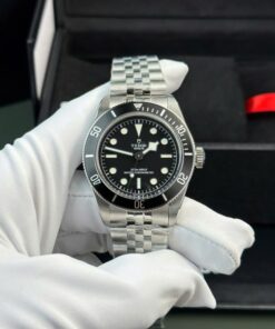 Alternative view of Tudor Heritage Black Bay Replica Watch Jubilee Strap ZF Factory 41mm