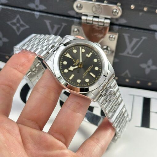 Tudor Black Bay M79660 Replica Watch Men Jubilee Strap KR Factory 39mm - Image 4