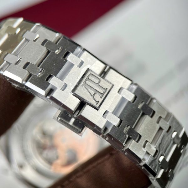 Audemars Piguet Replica Watch Royal Oak Chronogarph 26574ST Red Dial 41mm - Image 9