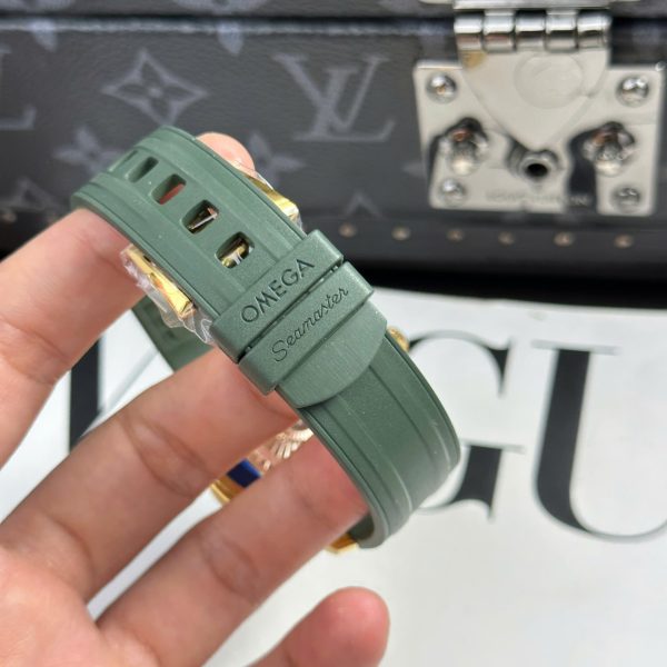 Omega Seamaster Diver 300M Replica Watches Dial Green VS Factory 42mm - Image 12