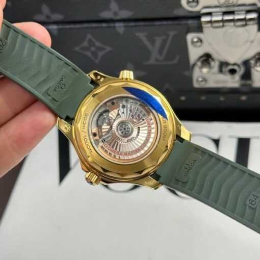 Omega Seamaster Diver 300M Replica Watches Dial Green VS Factory 42mm - Image 10
