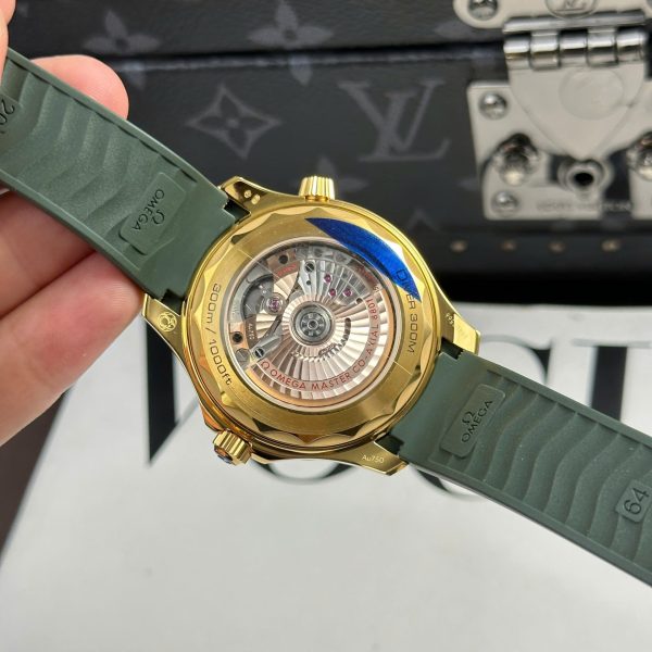Omega Seamaster Diver 300M Replica Watches Dial Green VS Factory 42mm - Image 10