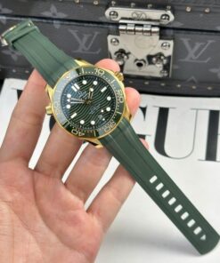 Alternative view of Omega Seamaster Diver 300M Replica Watches Dial Green VS Factory 42mm