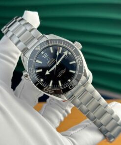 Alternative view of Omega Seamaster Planet Ocean 600M Replica Watch Metal Wire VS Factory 43.5mm