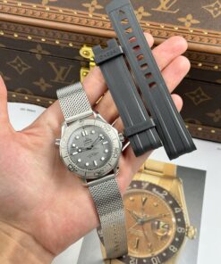 Omega Seamaster Diver 300m Replica Watch Gray Dial VS Factory 42mm