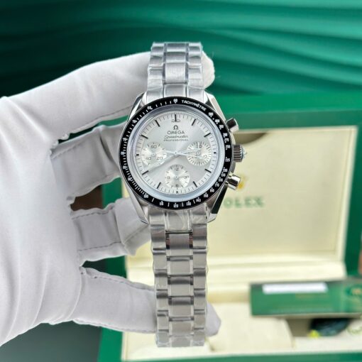 Omega Speedmaster Moonwatch Chronograph Imitation Watches Silver Dial Ceramic Bezel OM Factory 42mm