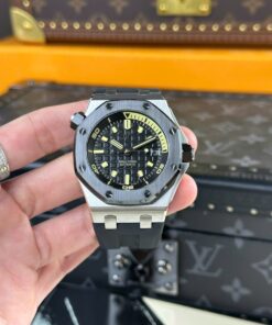 Audemars Piguet Replica Watches Royal Oak Offshore 15720ST Black APS Factory 42mm