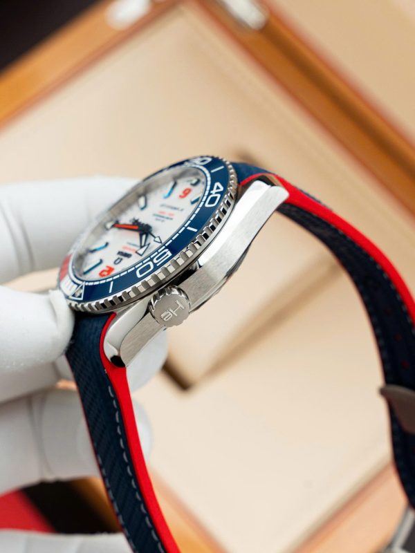 Omega Seamaster Planet Ocean 600M Replica Watches White Dial Rubber Strap VS Factory 43,5mm - Image 11