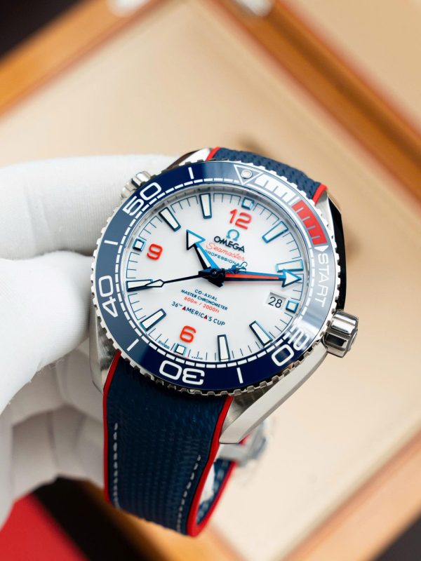 Omega Seamaster Planet Ocean 600M Replica Watches White Dial Rubber Strap VS Factory 43,5mm - Image 5