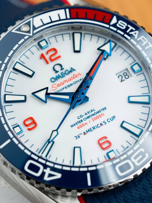 Omega Seamaster Planet Ocean 600M Replica Watches White Dial Rubber Strap VS Factory 43,5mm - Image 6