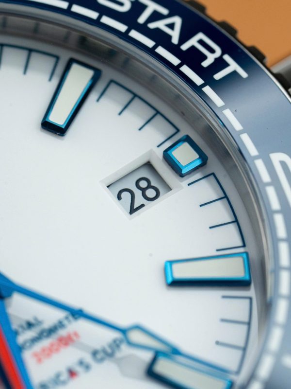 Omega Seamaster Planet Ocean 600M Replica Watches White Dial Rubber Strap VS Factory 43,5mm - Image 8
