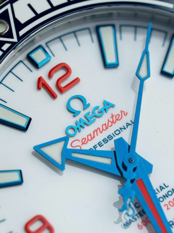 Omega Seamaster Planet Ocean 600M Replica Watches White Dial Rubber Strap VS Factory 43,5mm - Image 7