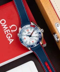 Alternative view of Omega Seamaster Planet Ocean 600M Replica Watches White Dial Rubber Strap VS Factory 43,5mm