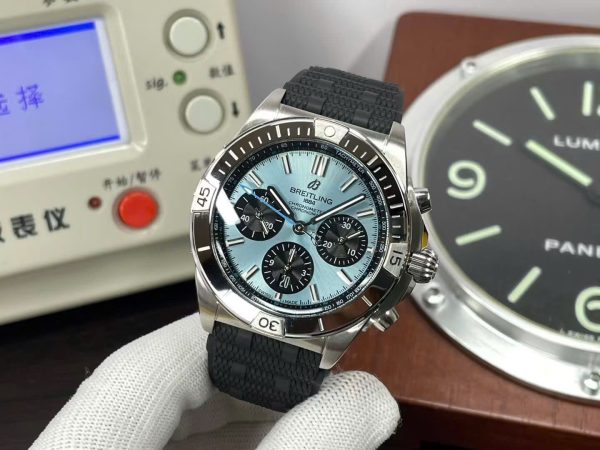 Breitling Luxury Replica Watches Super Chronomat B01 Ice Blue Dial Rubber Strap 44mm - Image 4