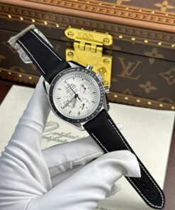 Omega Luxury Fake Watches Speedmaster Apollo 13 Silver Snoopy Manual Winding OM Factory 42mm