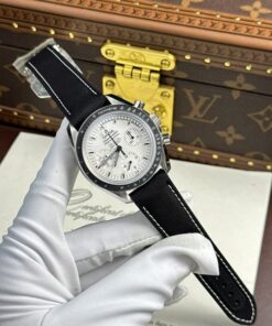 Alternative view of Omega Luxury Fake Watches Speedmaster Apollo 13 Silver Snoopy Manual Winding OM Factory 42mm