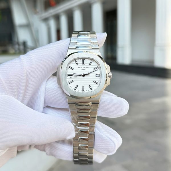 Patek Philippe Nautilus 5711 Best Imitation Watches White Dial Metal Wire BBF Factory 40mm - Image 2