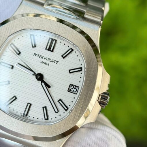 Patek Philippe Nautilus 5711 Best Imitation Watches White Dial Metal Wire BBF Factory 40mm - Image 5