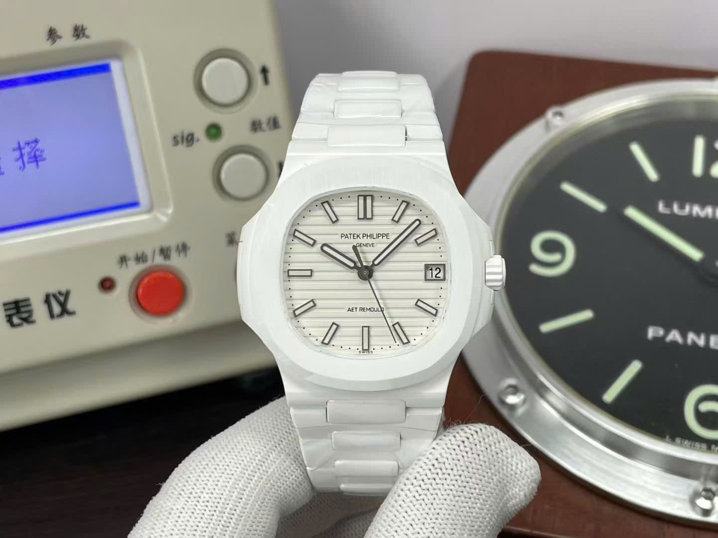 Patek Philippe Luxury Replica Watches Nautilus 5711 White Ceramic Best Quality 40mm