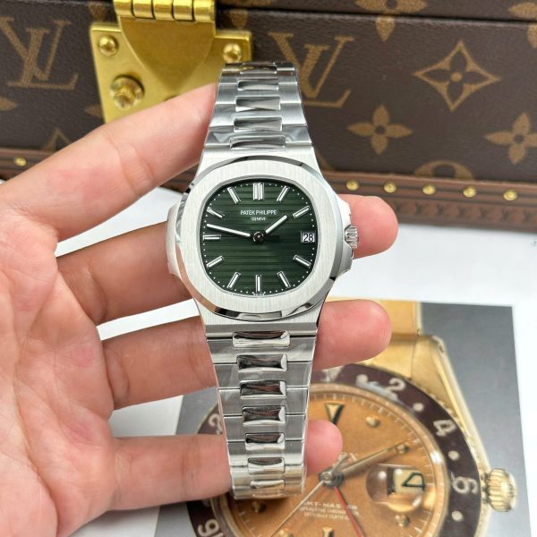 Patek Philippe Nautilus 5711 Best Replica Watches Green Dial Metal Wire BBF Factory 40mm - Image 2