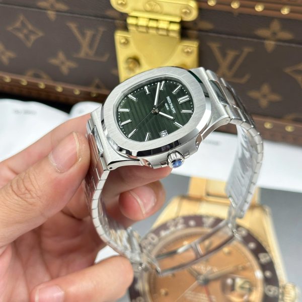 Patek Philippe Nautilus 5711 Best Replica Watches Green Dial Metal Wire BBF Factory 40mm - Image 4