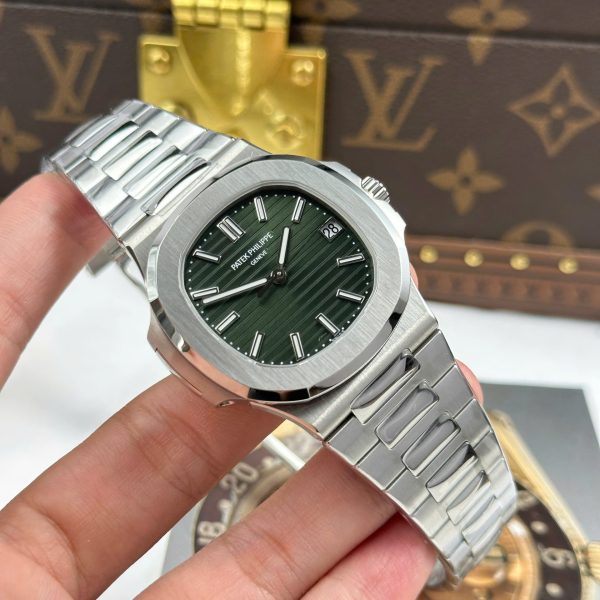 Patek Philippe Nautilus 5711 Best Replica Watches Green Dial Metal Wire BBF Factory 40mm - Image 3
