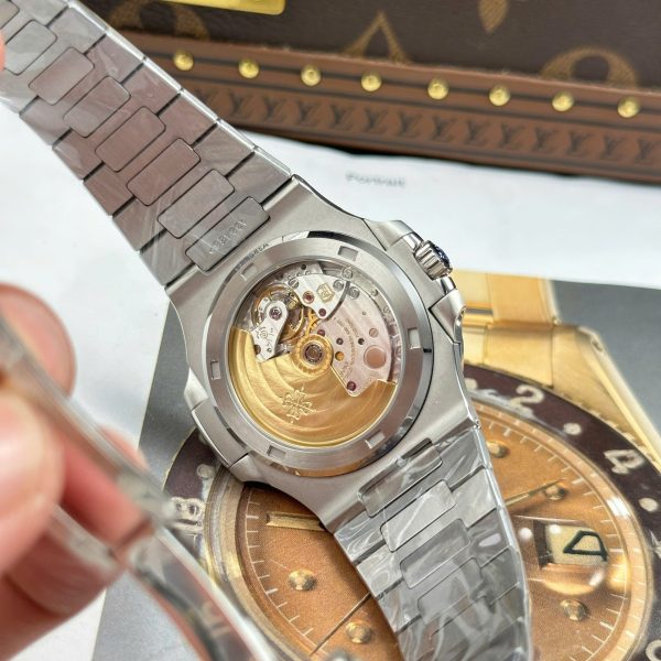 Patek Philippe Nautilus 5711 Best Replica Watches Green Dial Metal Wire BBF Factory 40mm - Image 11