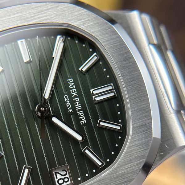 Patek Philippe Nautilus 5711 Best Replica Watches Green Dial Metal Wire BBF Factory 40mm - Image 8