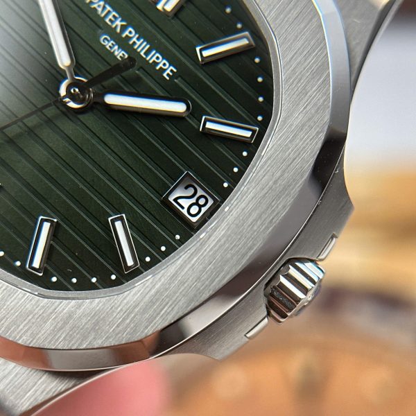 Patek Philippe Nautilus 5711 Best Replica Watches Green Dial Metal Wire BBF Factory 40mm - Image 7