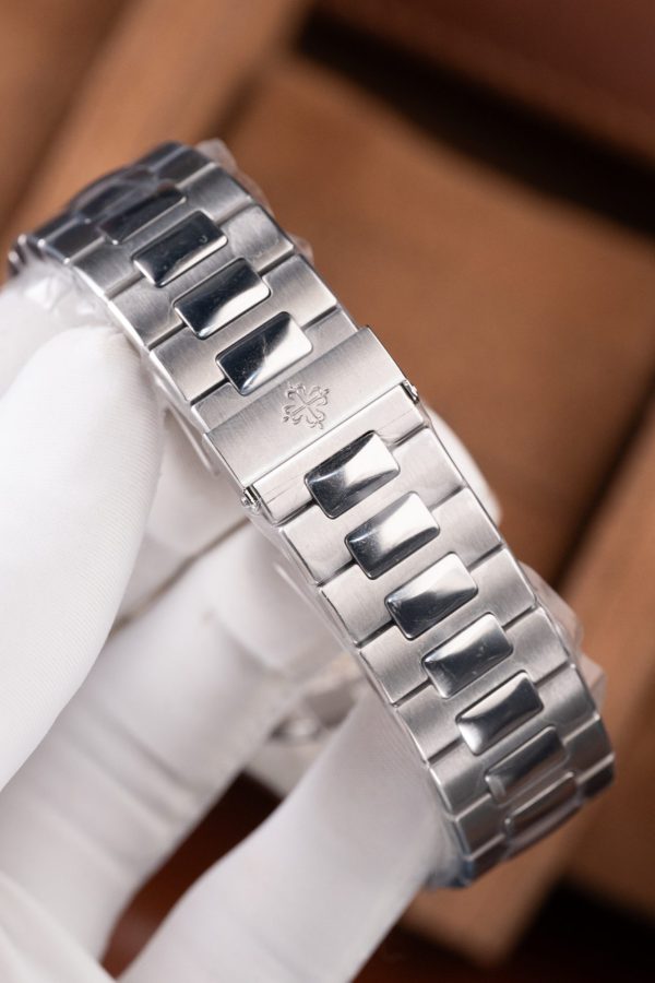 Patek Philippe Nautilus 5711 Replica Watches Blue Dial Metal Wire BBF Factory 40mm - Image 15