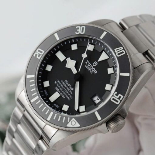 Tudor Pelagos 25600TN Imitation Watches Black Dial Automatic Movement VS Factory 42mm - Image 6