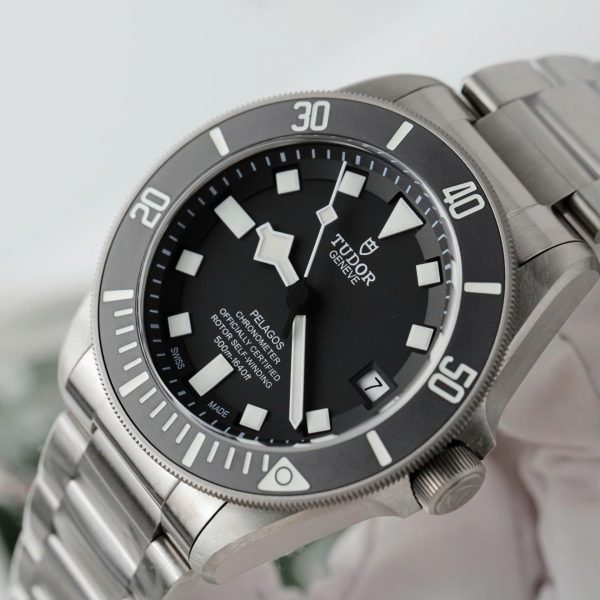Tudor Pelagos 25600TN Imitation Watches Black Dial Automatic Movement VS Factory 42mm - Image 6