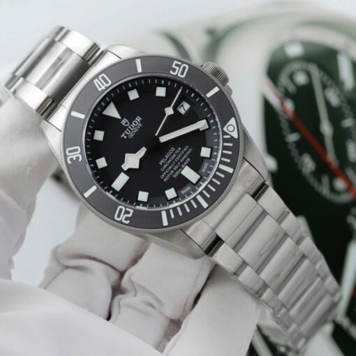 Tudor Pelagos 25600TN Imitation Watches Black Dial Automatic Movement VS Factory 42mm - Image 4