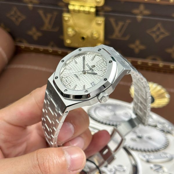 Audemars Piguet Royal Oak 15450 Knock Off Watches White Dial Automatic Movement ZF Factory 37mm - Image 4