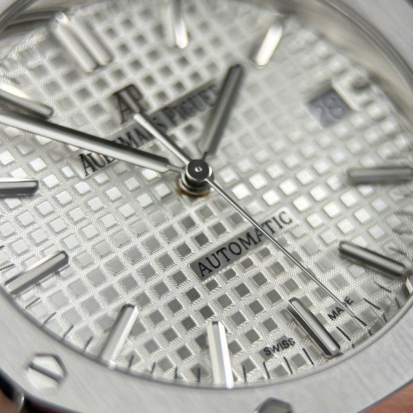Audemars Piguet Royal Oak 15450 Knock Off Watches White Dial Automatic Movement ZF Factory 37mm - Image 8